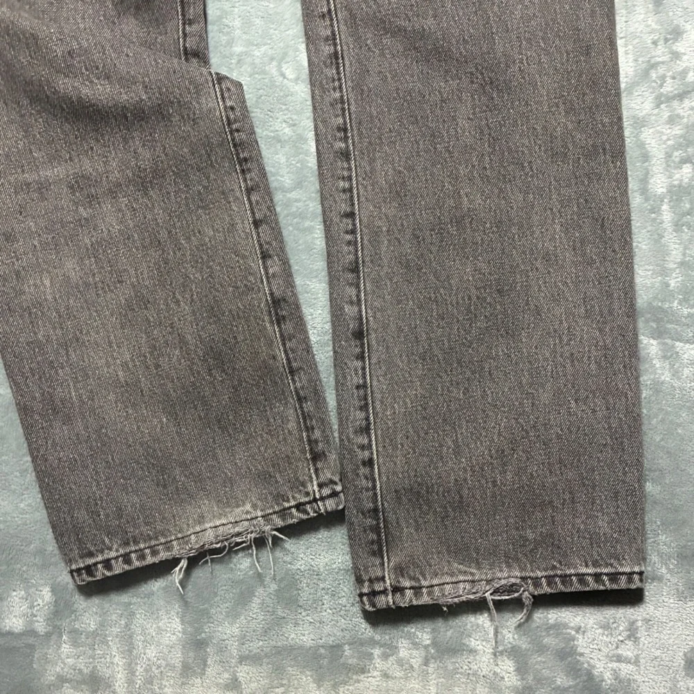 J Crew 770 Gray Wash Straight Taper‎ Jeans Men's 35x32 Distressed